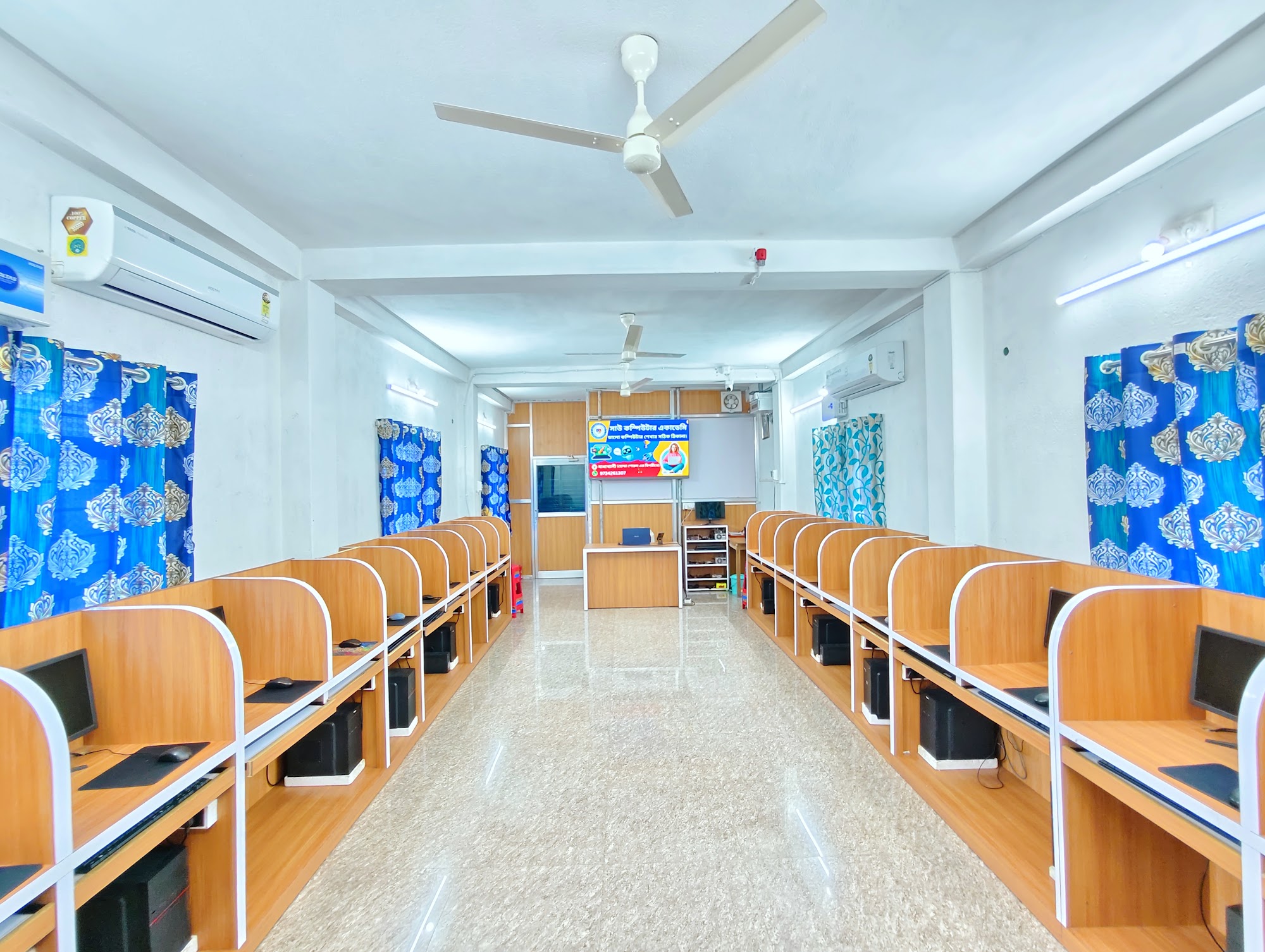 Advanced computer courses at SAU Academy